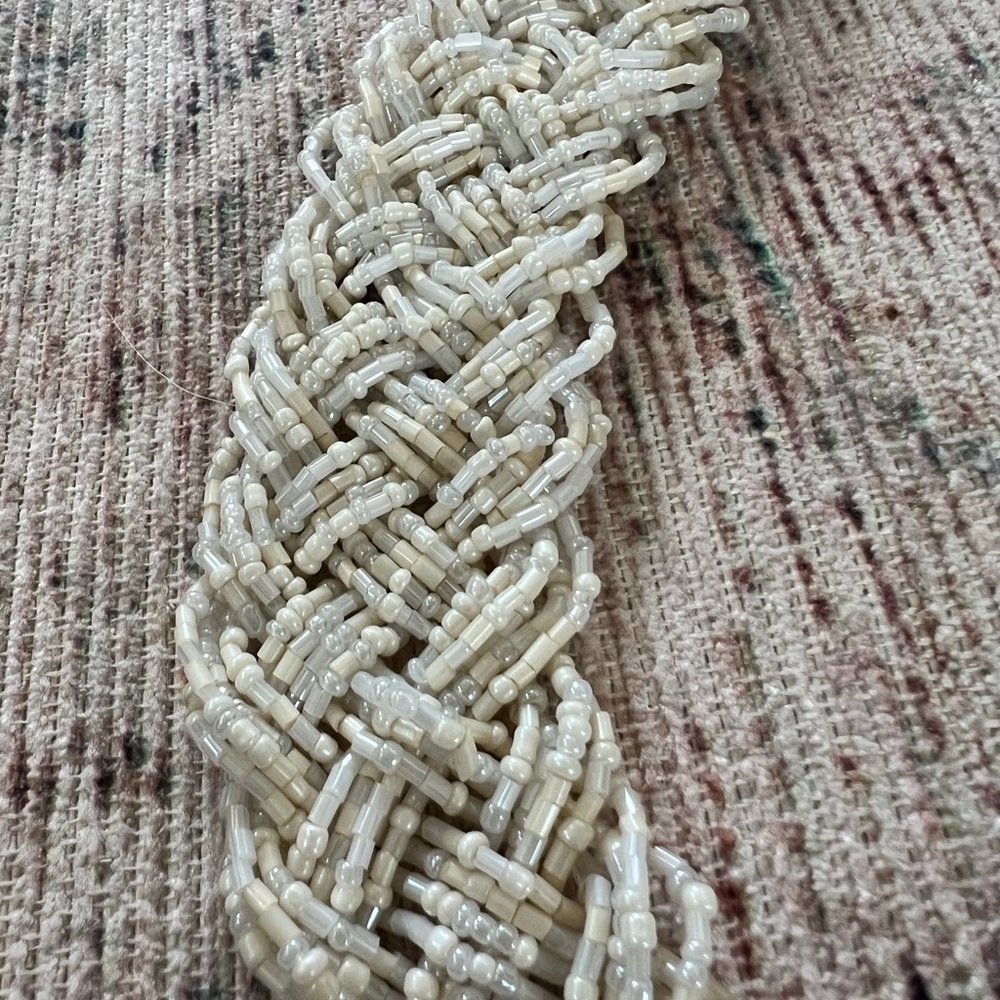 Elegant Cream Beaded Necklace - Picture 2 of 4